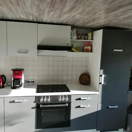 Semesterbostad Hupes-ferienhaus *